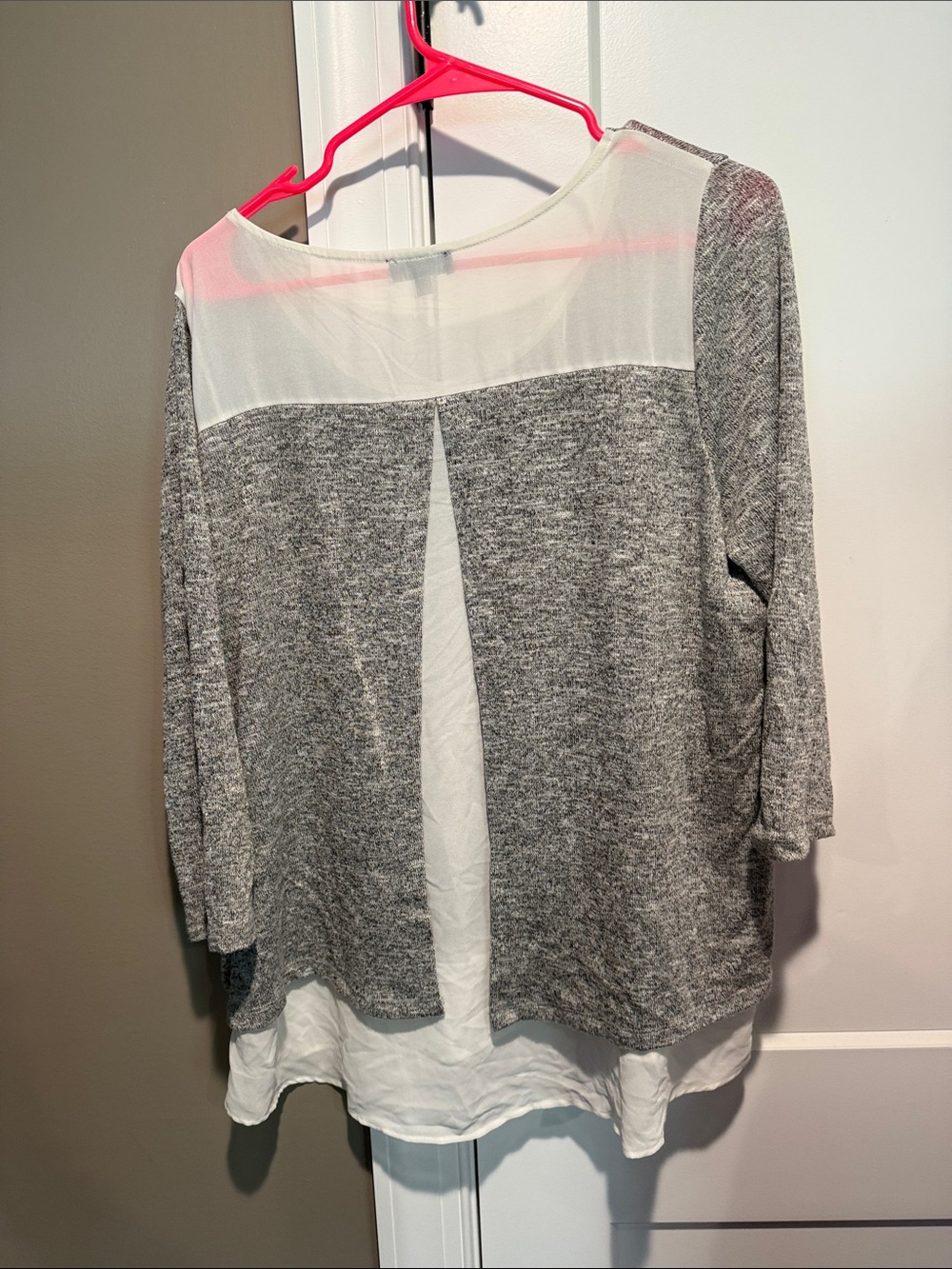 The Limited White and Gray Top - Picture 3 of 3